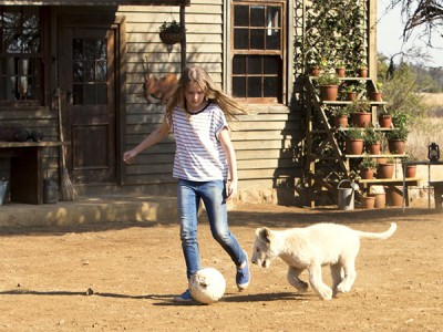 Миа и белый лев