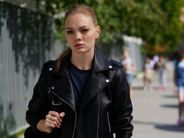 Королева (2)