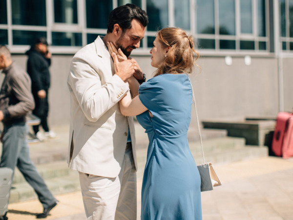 На разных берегах