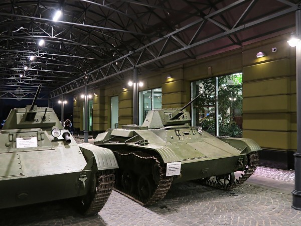 Экспонаты Музея техники В.Задорожного