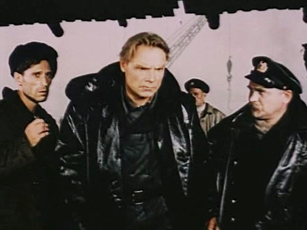 Далеко от Москвы