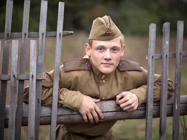 Далеко от войны