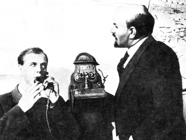 Ленин в октябре (2)
