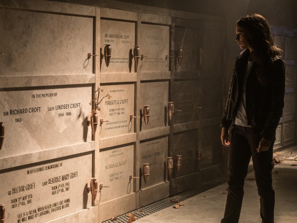 Tomb Raider: Лара Крофт (2)