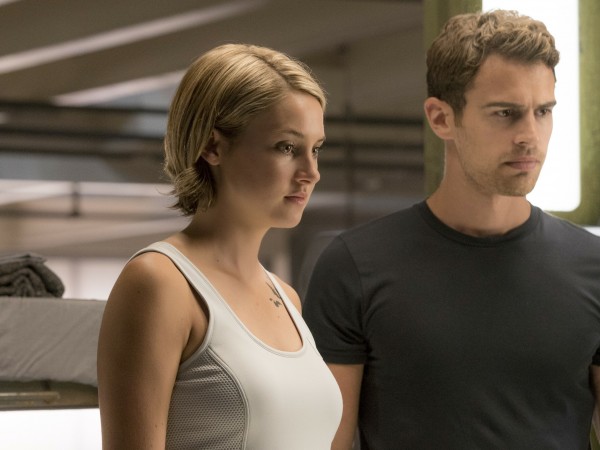 Дивергент, глава 3: За стеной (5)