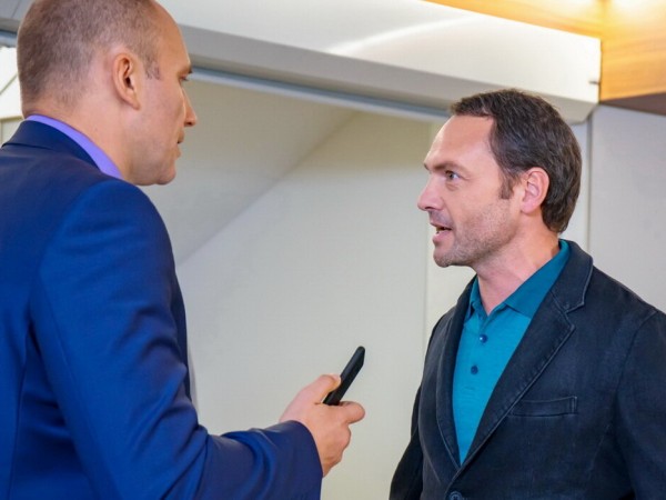 Выстрел в спину (3)