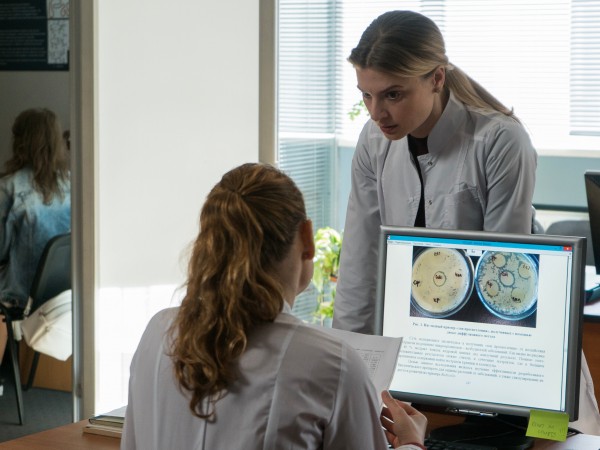 Лаборантка (4)