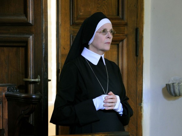 Молодой Папа (6)