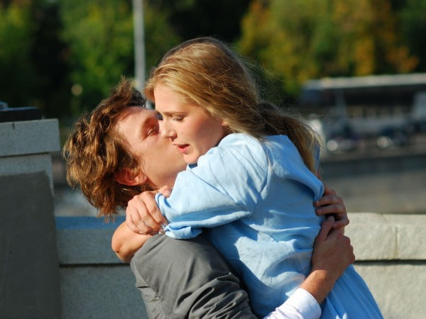 Поцелуй сквозь стену (4)