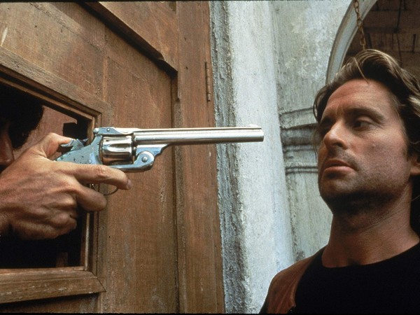 Роман с камнем (2)