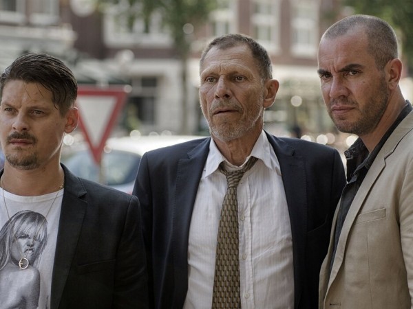 Не запачкав рук (3)