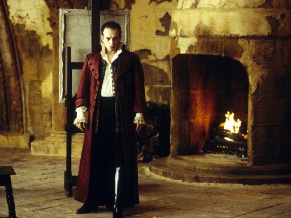 Королева проклятых (3)