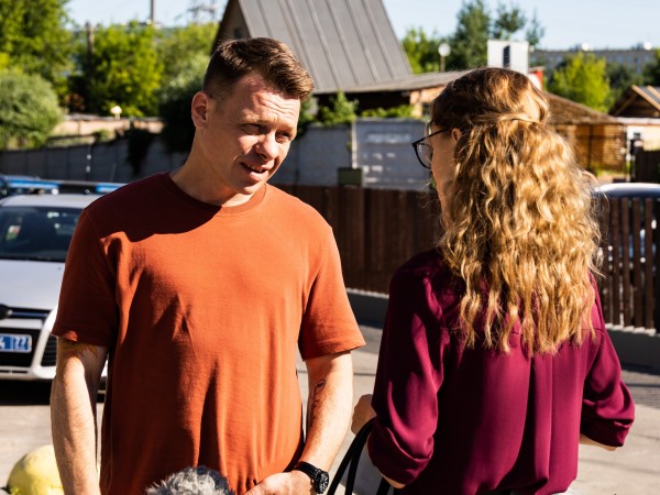 Девушки с Макаровым