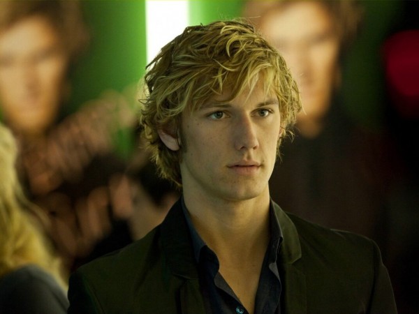 Страшно красив (2)