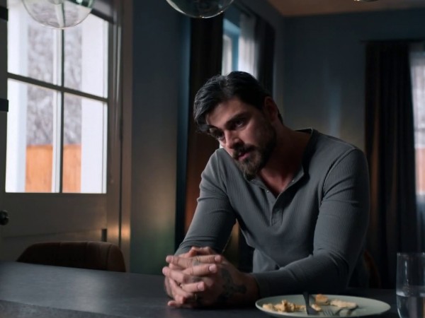 Меган: К вашим услугам (6)