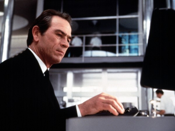 Люди в чёрном (4)