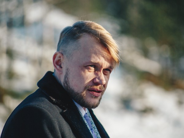 Трое в лифте, не считая собаки (6)