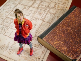 Помогите, я уменьшил свою училку!